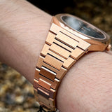 D1 Milano Ultra Thin Black Dial Gold Steel Strap Watch for Men - D1-UTBJ42